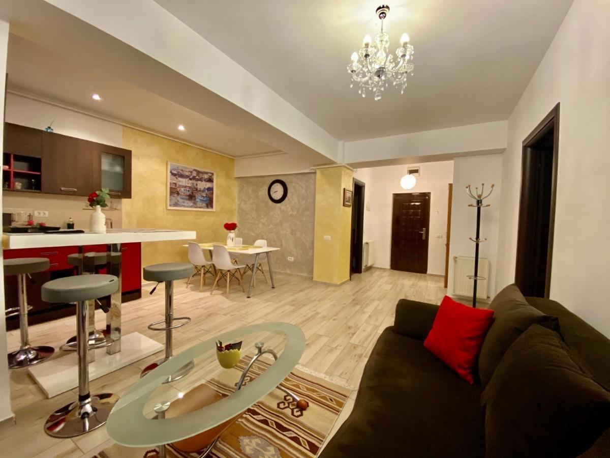 Valy Apartments Summerland Mamaia Exterior photo