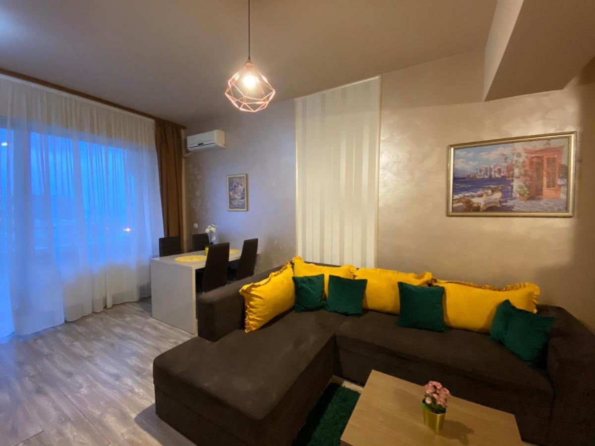 Valy Apartments Summerland Mamaia Exterior photo