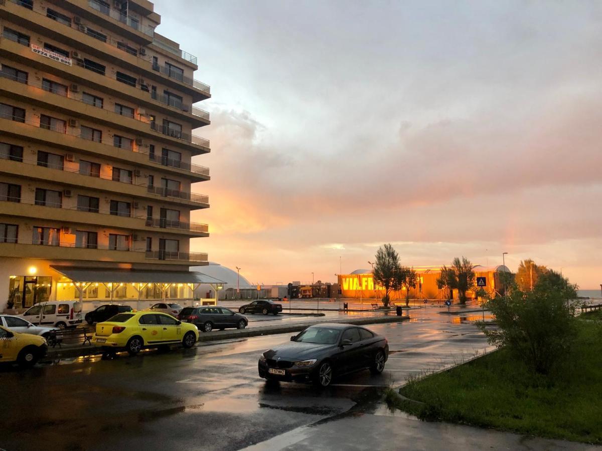 Valy Apartments Summerland Mamaia Exterior photo