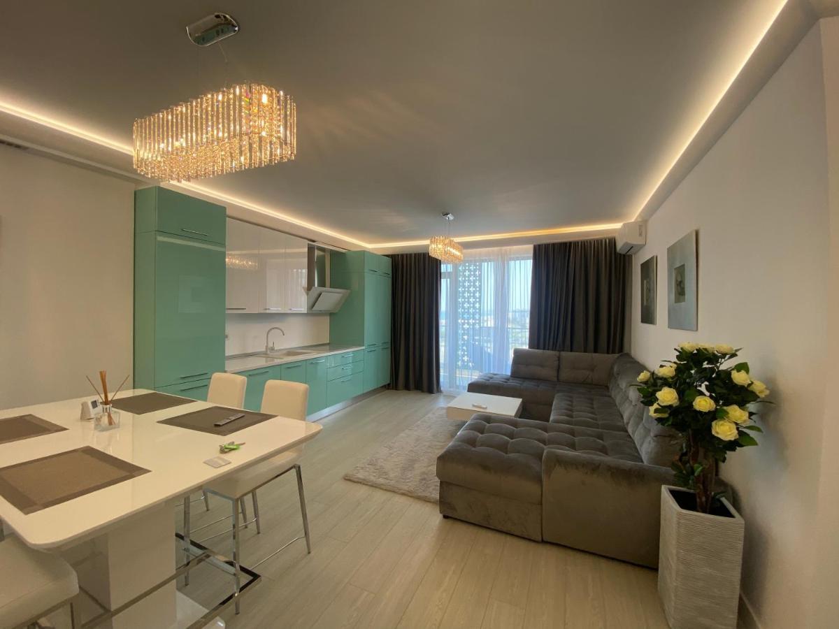 Valy Apartments Summerland Mamaia Exterior photo