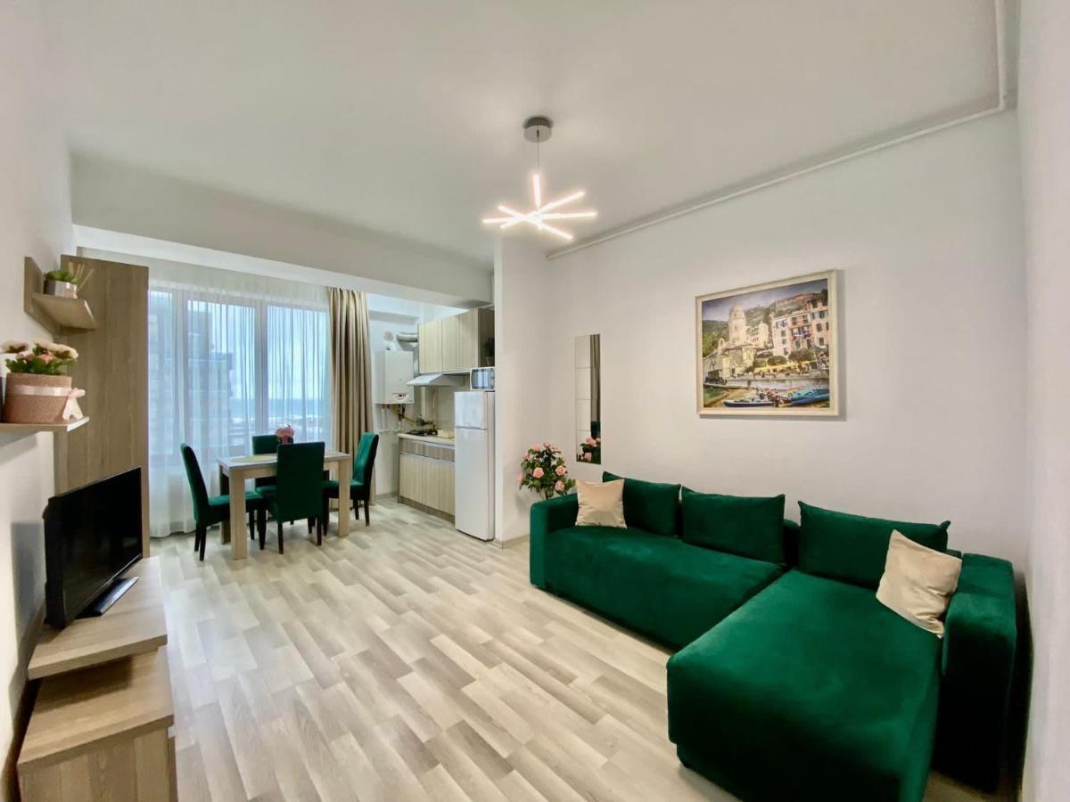 Valy Apartments Summerland Mamaia Exterior photo