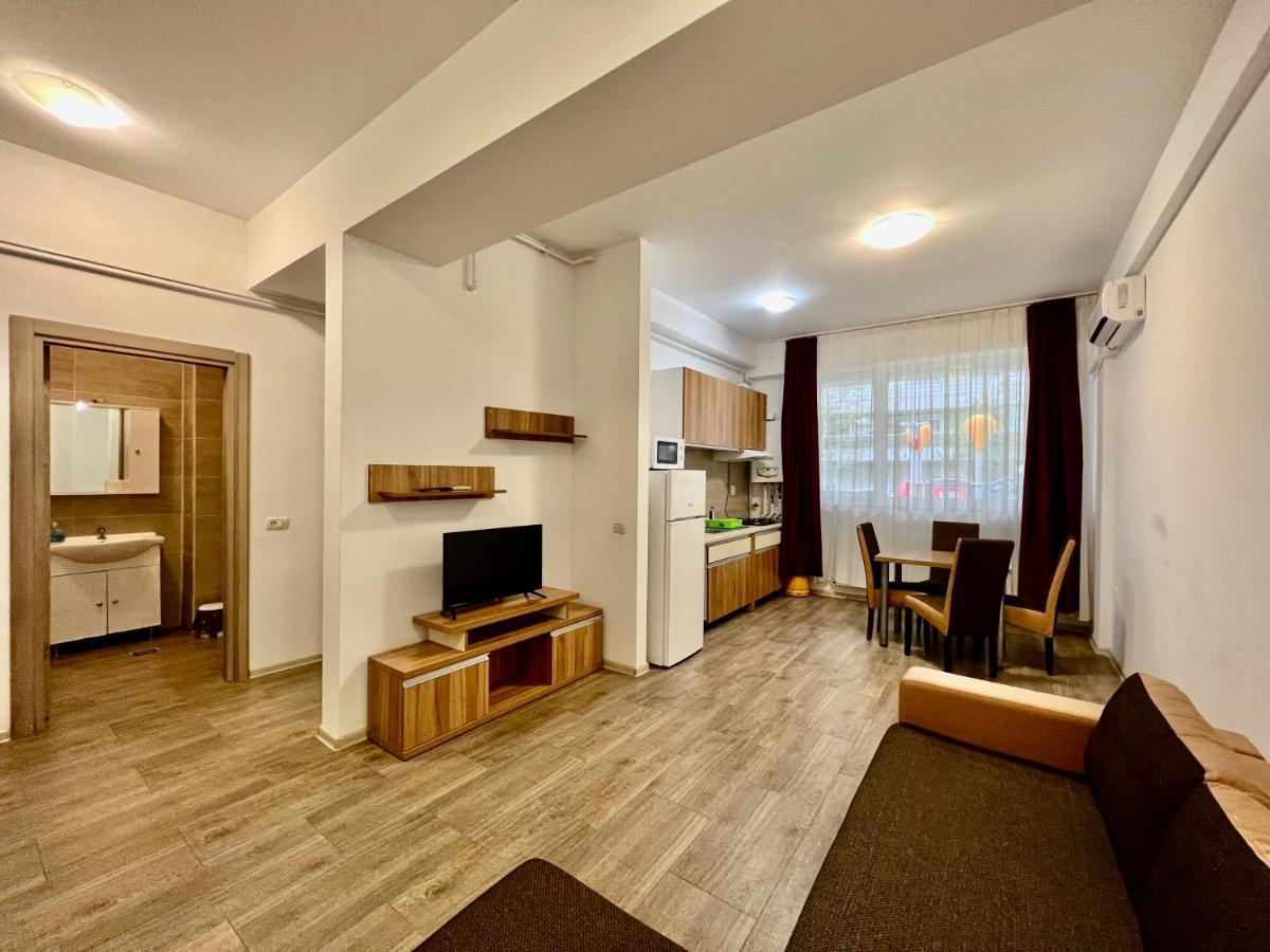 Valy Apartments Summerland Mamaia Exterior photo
